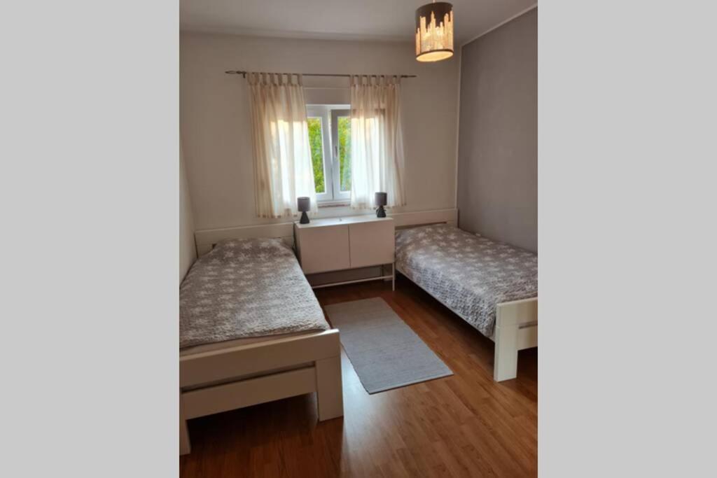 Apartment Zorika Near The Beach พูลา ภายนอก รูปภาพ