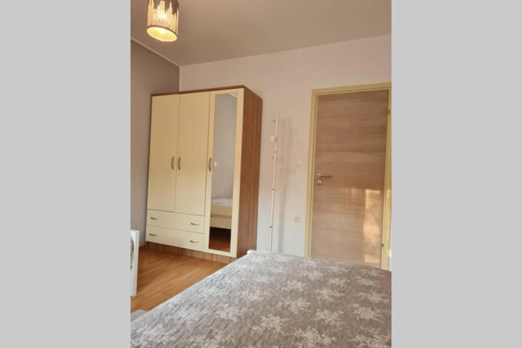 Apartment Zorika Near The Beach พูลา ภายนอก รูปภาพ
