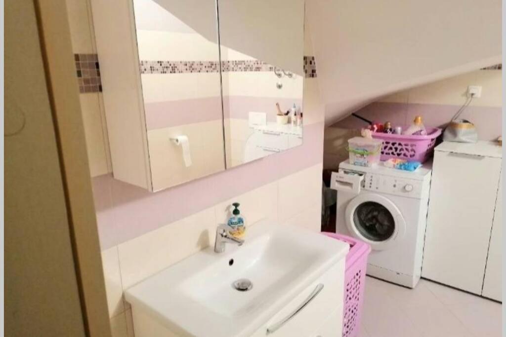 Apartment Zorika Near The Beach พูลา ภายนอก รูปภาพ