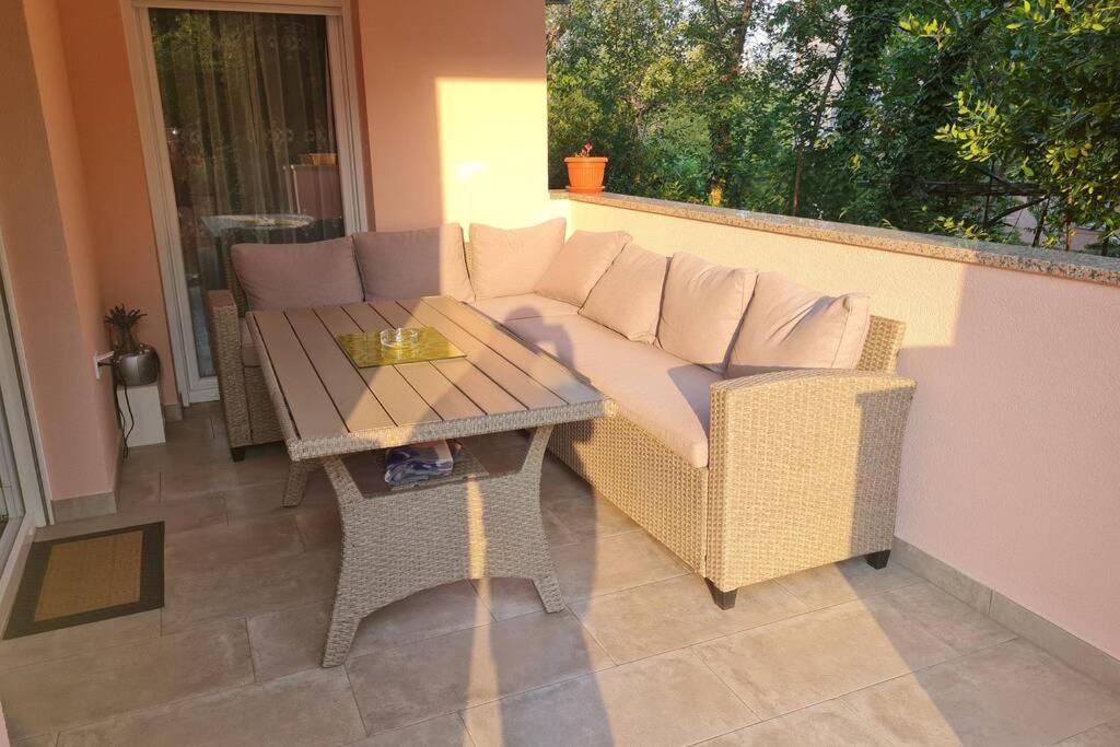 Apartment Zorika Near The Beach พูลา ภายนอก รูปภาพ