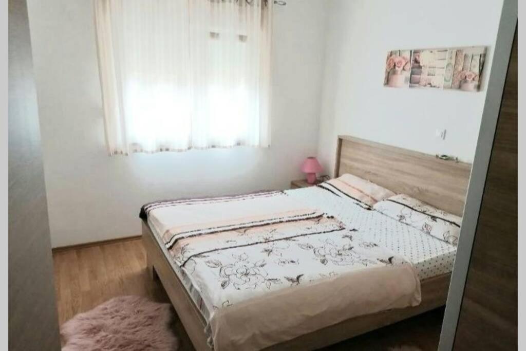 Apartment Zorika Near The Beach พูลา ภายนอก รูปภาพ